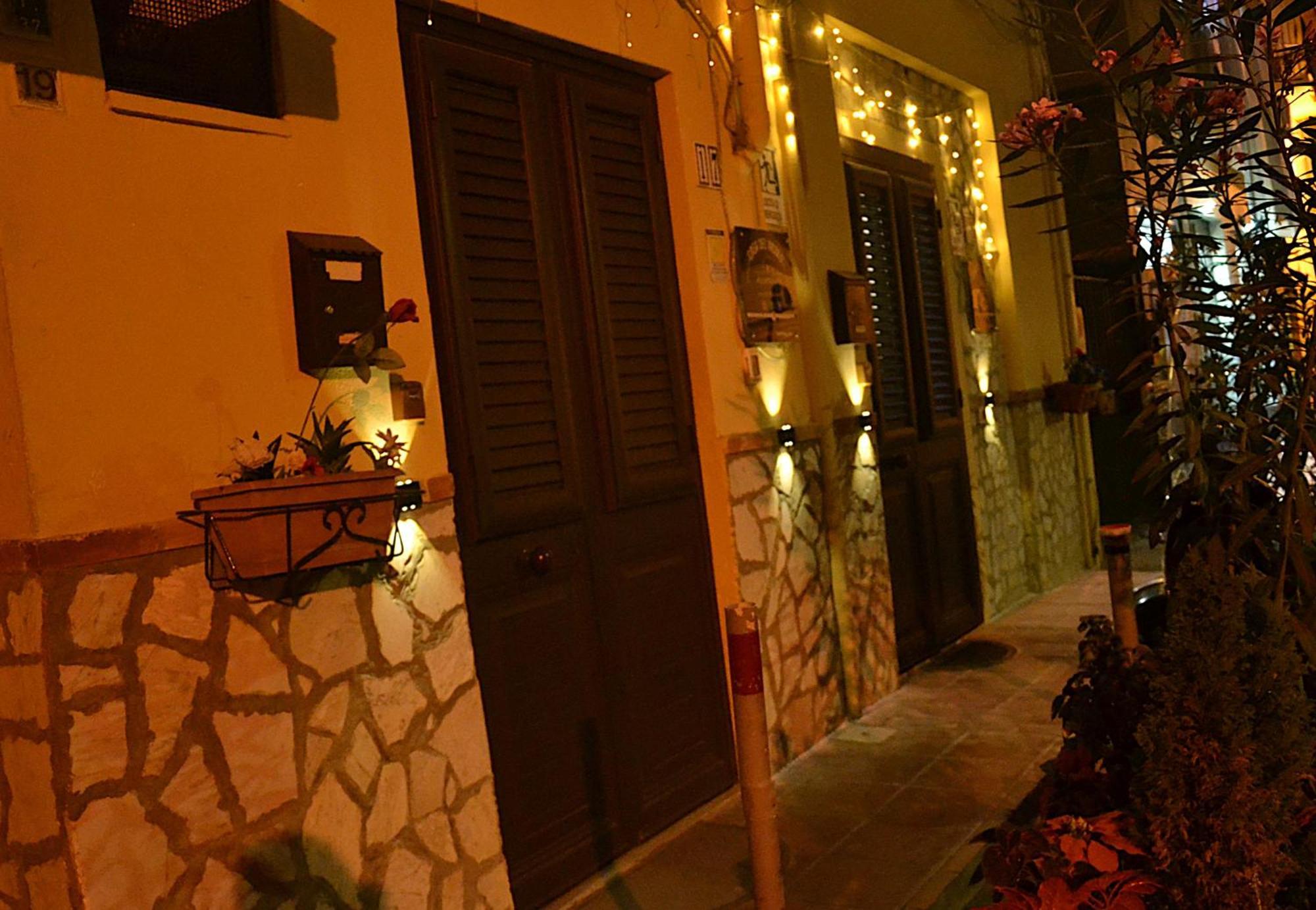 Casa Del Vicolo Apartament Palermo Eksteriør billede